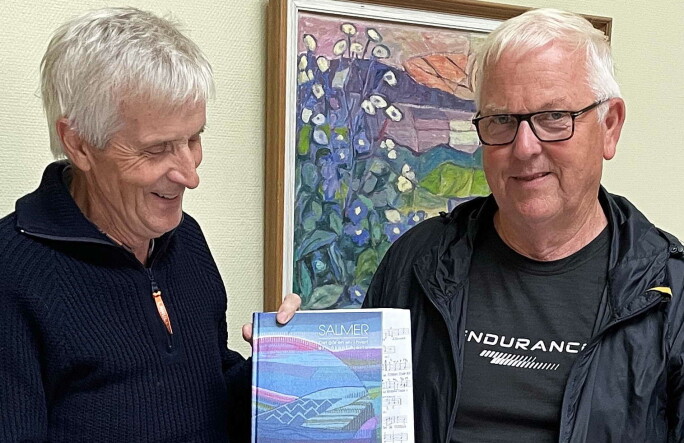 Søskenbarna Harald Bjørkøy (t.v.) og John Moe (korist og medarrangør) gler seg til ein rikhaldig songkveld og ser særleg fram til å presentere Ole Sundlisæter sitt nye salmeverk. (Foto: Einy Søskenbarna Harald Bjørkøy (t.v.) og John Moe (korist og medarrangør) gler seg til ein rikhaldig songkveld og ser særleg fram til å presentere Ole Sundlisæter sitt nye salmeverk. (Foto: Einy