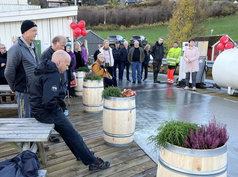 Her kjem bøfjordingane for å gjenopne kaia si.