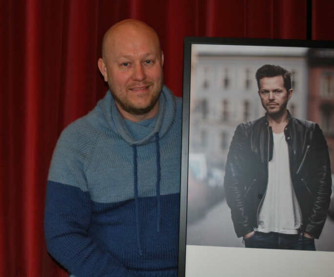 Edvin er svært fornøgd med å ha fått booka Espen Lind til årets konsert på Leikarvollen Edvin er svært fornøgd med å ha fått booka Espen Lind til årets konsert på Leikarvollen