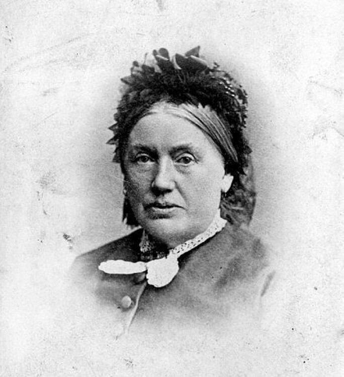 <span class=" font-weight-bold" data-lab-font_weight_desktop="font-weight-bold">Enkefru Brandt:</span> På fylkesfotoarkivets nettside står dette under bildet av Enkefru Brandt: «Fru Brant f. 1832, g.m. Maguido Brandt, brennevinskontrollør. Som brennevinskontrollør dro han rundt og kontrollerte volum for brennevinlaging.» <span class=" font-weight-bold" data-lab-font_weight_desktop="font-weight-bold">Enkefru Brandt:</span> På fylkesfotoarkivets nettside står dette under bildet av Enkefru Brandt: «Fru Brant f. 1832, g.m. Maguido Brandt, brennevinskontrollør. Som brennevinskontrollør dro han rundt og kontrollerte volum for brennevinlaging.»