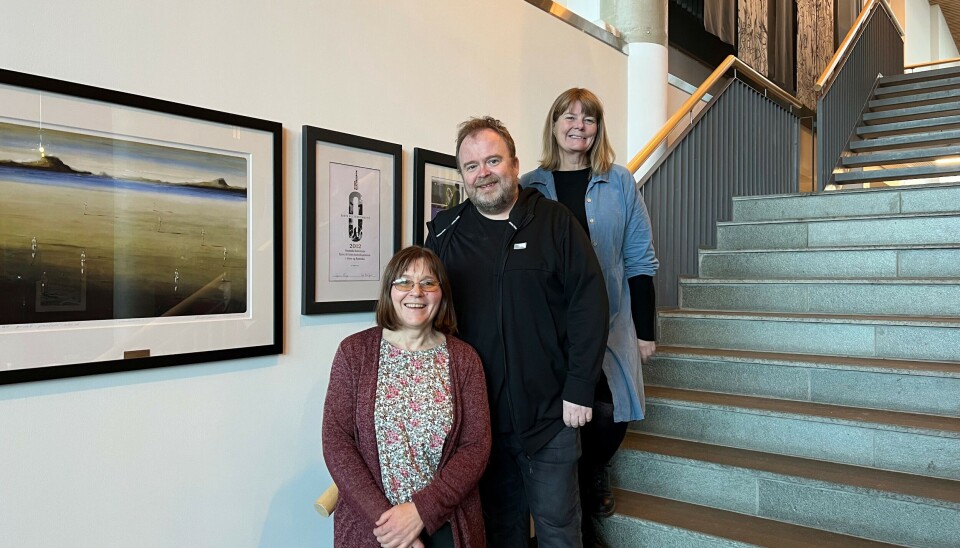 Norunn Holten, Pål Normann og Lilli Husby kunne stolt presentere programmet for 20-årsfeiringen av Surnadal kulturhus den 3. desember. Norunn Holten, Pål Normann og Lilli Husby kunne stolt presentere programmet for 20-årsfeiringen av Surnadal kulturhus den 3. desember.