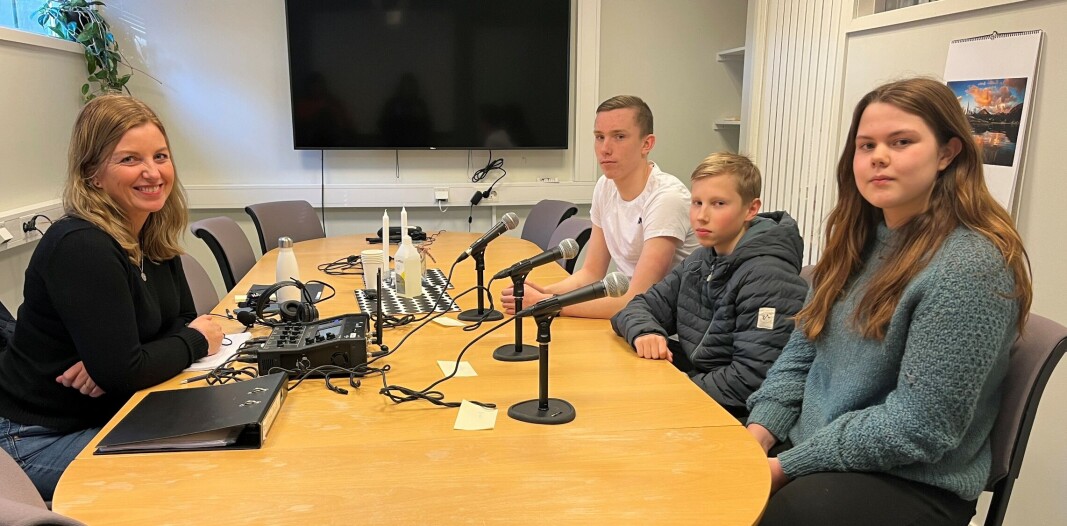 Klare til opptak. Elisabeth Stand Mølster, Magnus Øyen, Sebastian Børset og Nathalie Nordlund. Klare til opptak. Elisabeth Stand Mølster, Magnus Øyen, Sebastian Børset og Nathalie Nordlund.