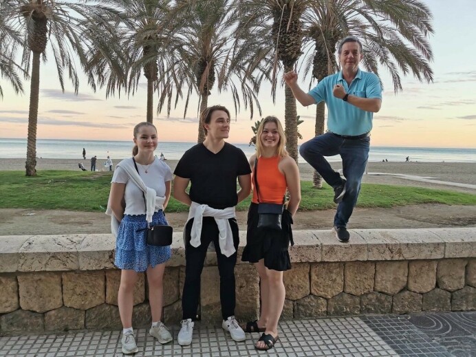 Tre utøvarar og ein coach er klar for Malaga Open. Greit med litt internasjonal erfaring. Innveging fredag og full fight på lørdag. Deltakere er Aurora Dønheim Berle sr. sort, Heidi Fiske jr. sort og Daniel Mørck Paradina, senior sort. Tre utøvarar og ein coach er klar for Malaga Open. Greit med litt internasjonal erfaring. Innveging fredag og full fight på lørdag. Deltakere er Aurora Dønheim Berle sr. sort, Heidi Fiske jr. sort og Daniel Mørck Paradina, senior sort.