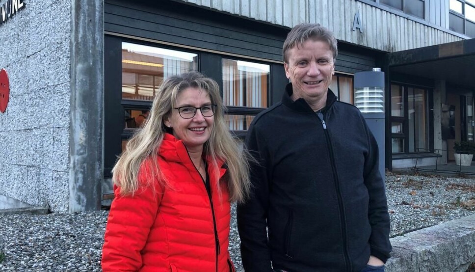 Siv Anette Aune Reiten og Olav Bergheim bistår i busettinga av flyktningar i Surnadal kommune.