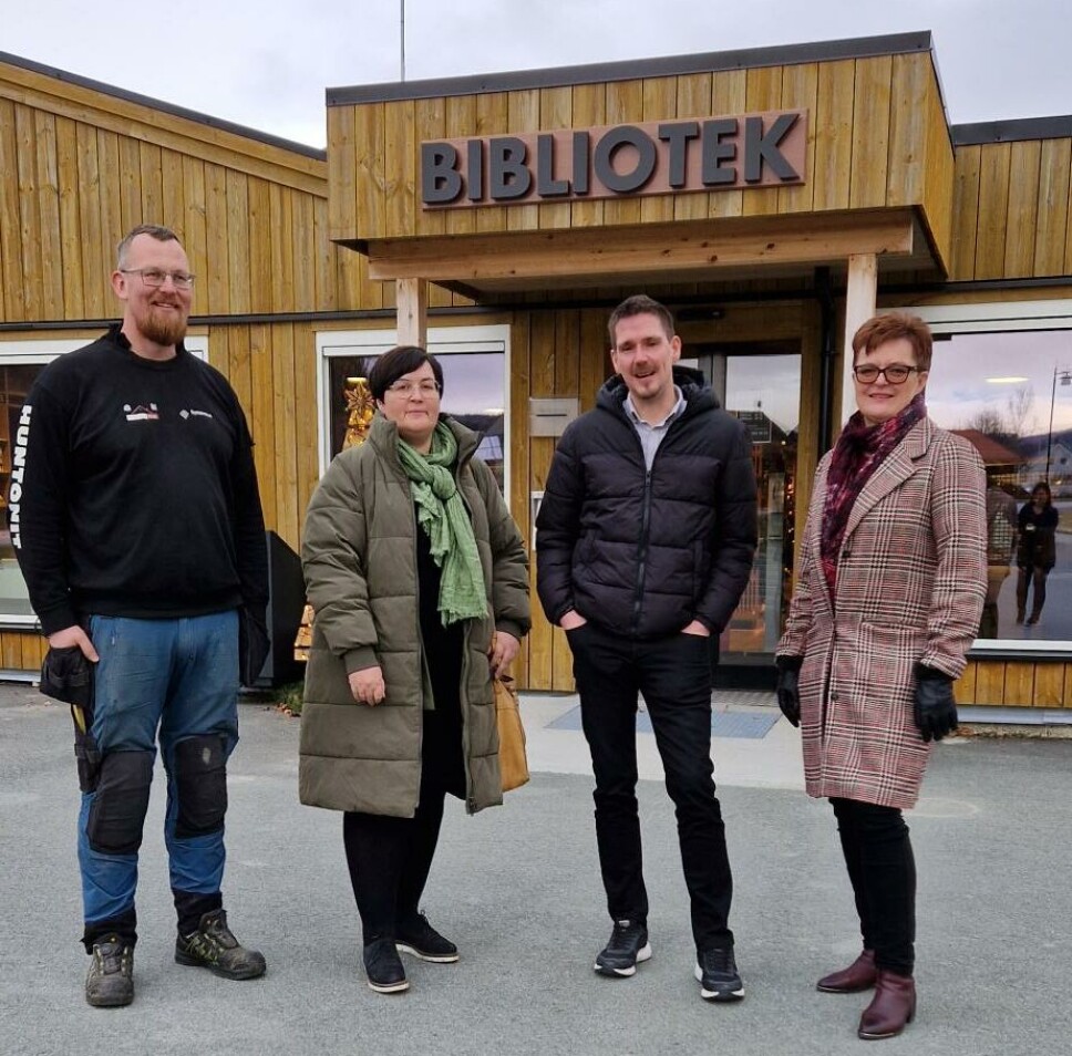 Stortingsrepresentant Heidi Greni (Sp) t.h. kunngjorde torsdag tildelinga av pilot for bygdevekstavtale for f.v. Per Langeng, varaordfører i Holtålen, Vibeke Langli, ordfører i Rindal og Arve Hitterdal, ordfører i Holtålen.