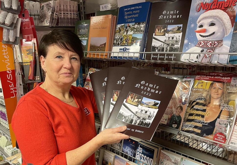 Denne har vore etterspurt, seier Mayse på Coop Marknad Bøfjorden og gler seg til å selje årets «Gamle Nordmør»