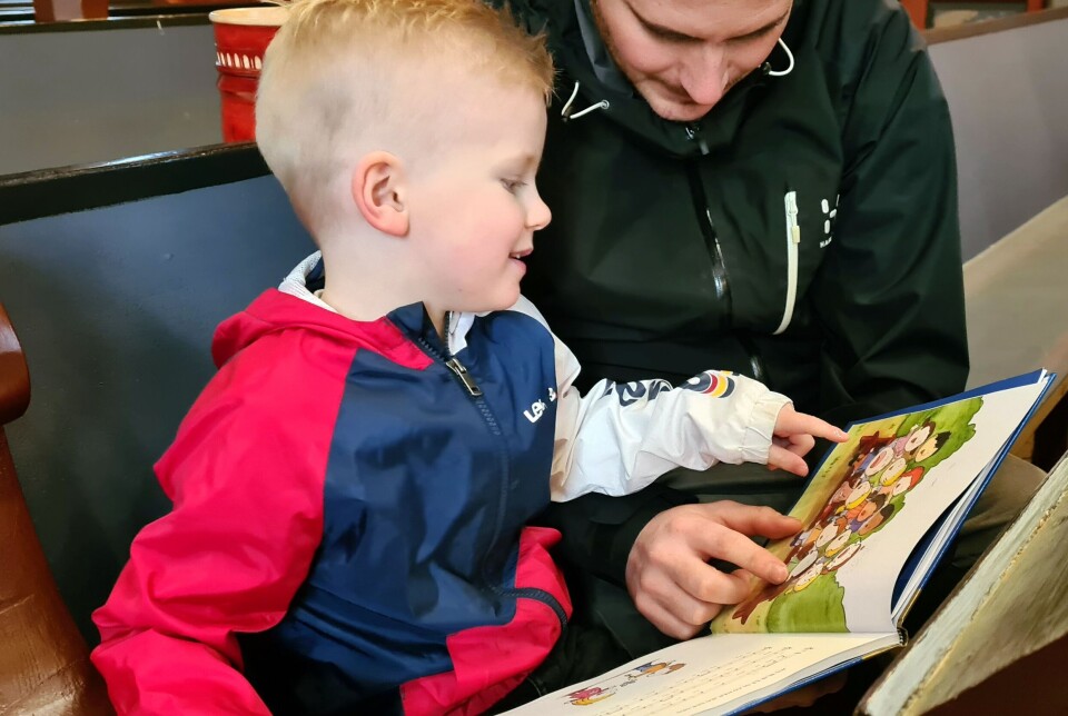 Mathias Gullikstad Lo var ein av 4-åringane som fekk ny bok Mathias Gullikstad Lo var ein av 4-åringane som fekk ny bok