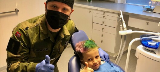 Uniform på jobben-dagen: – Derfor bruker tannlegen din militær uniform