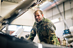 Uniform på jobben-dagen: – Derfor bruker tannlegen din militær uniform