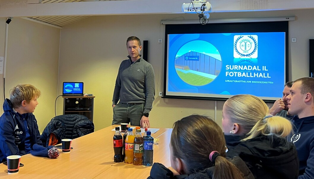 Anders Grimsmo sier arbeidsgruppen nå har gjort det de kan for å få realisert prosjektet med fotballhall. Anders Grimsmo sier arbeidsgruppen nå har gjort det de kan for å få realisert prosjektet med fotballhall.