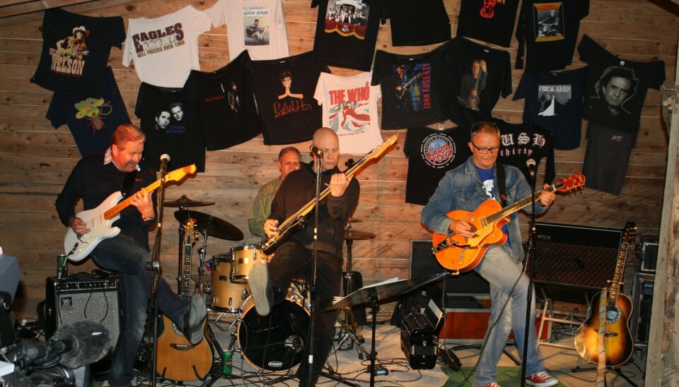 Gardskjerringa på Landsem ønska seg konsert til med Oldtimers og Taxi Boys på bursdagen sin og det vart starten på ein lang tradisjon med med konsert og dans i redskapshuset.Dette er Oldtimers anno 2012. Bandet består av brødrepara Einar og Magne Lillegård og Ingebrigt og Lars Landsem.