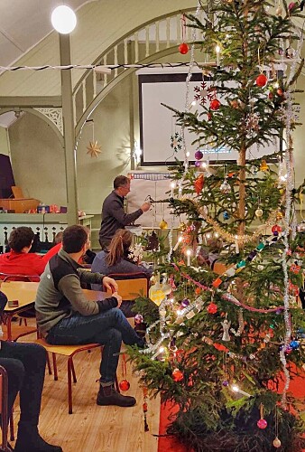 Ta jultreet mått vårrå det stæst e vern. Ta jultreet mått vårrå det stæst e vern.