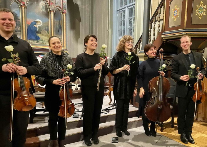 Roser til Trond Anna Jasmina Ebba Zhala Odd Roser til Trond Anna Jasmina Ebba Zhala Odd