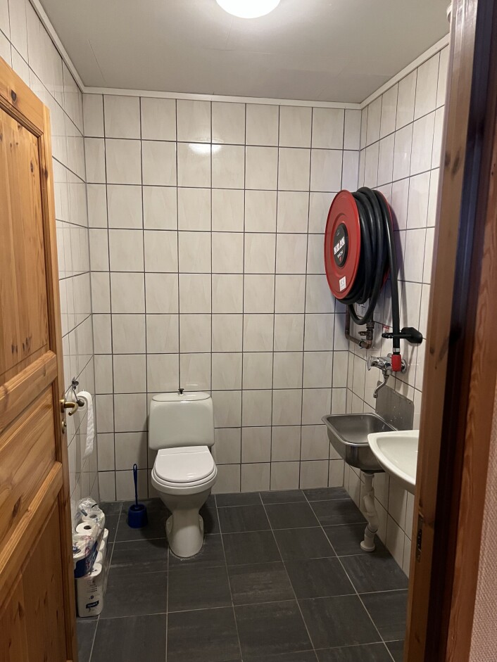 Fliser på badene er montert. Fliser på badene er montert.