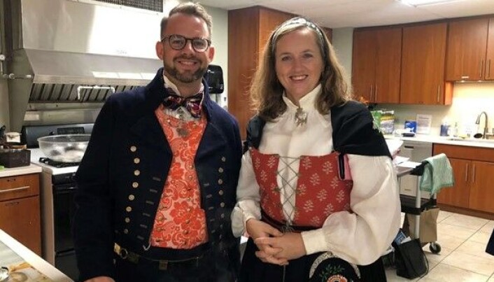Nordmørsbunaden blir bruka, her på eit jubileum i Washington DC. Nordmørsbunaden blir bruka, her på eit jubileum i Washington DC.