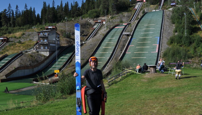 Hopp har vorte ein heilårsidrett. Sommartrening i Knyken skisenter Hopp har vorte ein heilårsidrett. Sommartrening i Knyken skisenter