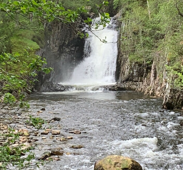 Foss i Nedre Skorilla, Heim. Foss i Nedre Skorilla, Heim.