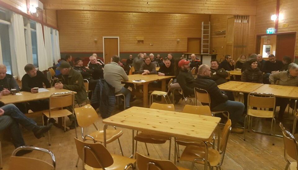 Mye folk i salen. Mye folk i salen.