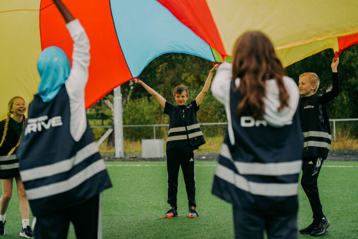Aktivitetstilbudet WePlay er en trygg arena hvor barna får leke med jevnaldrende, og oppleve mestring. Aktivitetstilbudet WePlay er en trygg arena hvor barna får leke med jevnaldrende, og oppleve mestring.