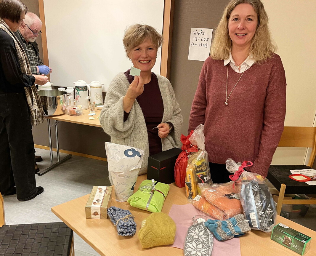 Diakonane Aud Brynhild Indset og Gro Venås (t.h.) arrangerte ein inspirerande misjonskveld – og gledde seg over vellykka utlodning til projekta i Midt-Austen og Etiopia. Diakonane Aud Brynhild Indset og Gro Venås (t.h.) arrangerte ein inspirerande misjonskveld – og gledde seg over vellykka utlodning til projekta i Midt-Austen og Etiopia.
