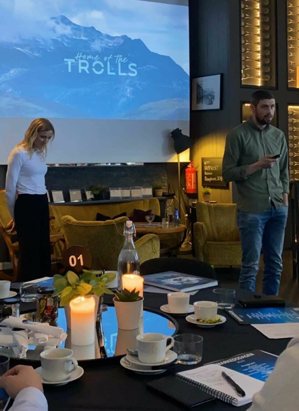 Åse og Gøran presenterte prosjektet sitt Home of the Trolls