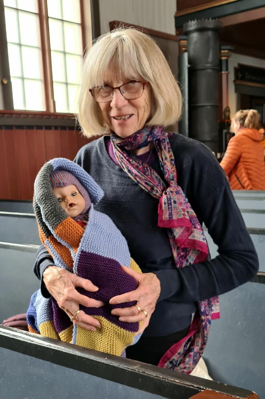 Margret Meland orienterte om dette og viste fram ein baby som er godt utstyrt for forholda i høgfjellet i Nepal.