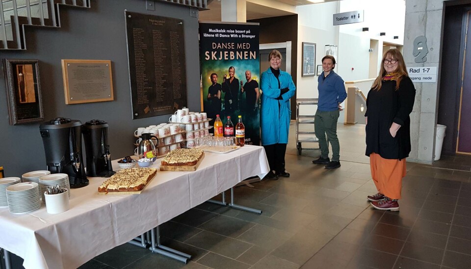 God kake og kaffe fra hotellet. God kaffe og kake fra hotellet