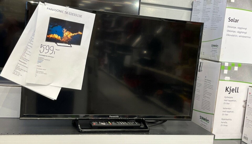 Faghandelen rydder plass til nyheter! En sort panasonic flatskjerm til 599 kroner.