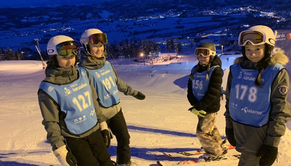 Desse jentene er ikkje tamme. Dei hoppar og gjer triks på bigjumpen.
