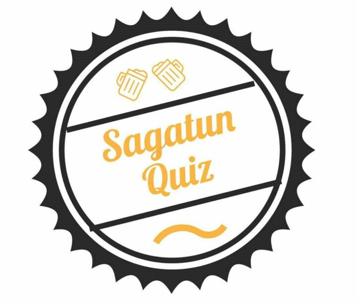 En rund logo med påskrift Sagatun Quiz. Blant annet med to ølglass.