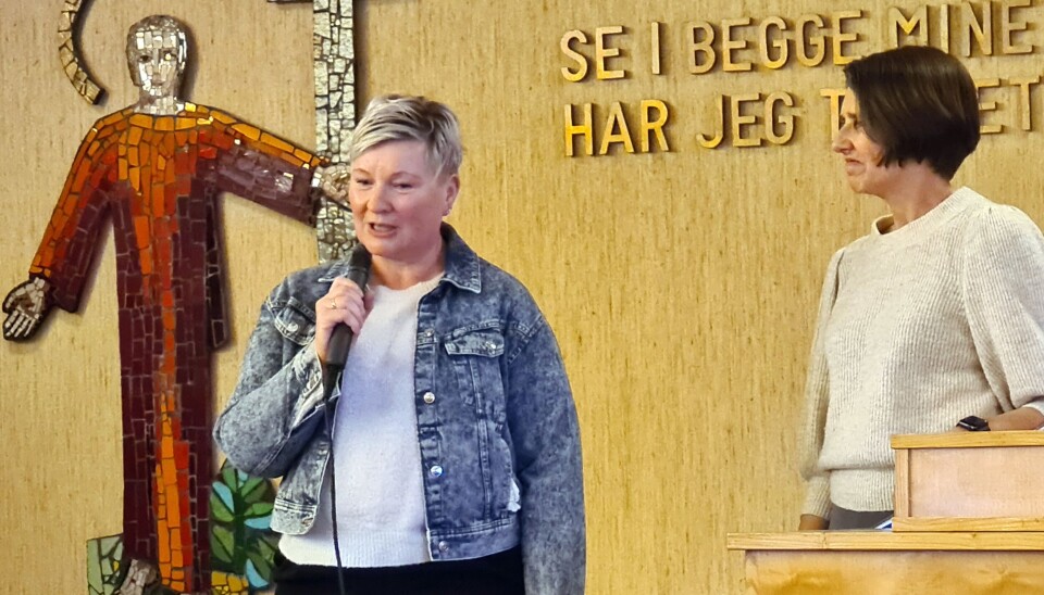 Kyrkjeverge Britt Grete Moen vart presentert av soknerådsledar Arnhild Foseide Fagerholt Britt Grete Moen og Arnhild Foseide Fagerholt