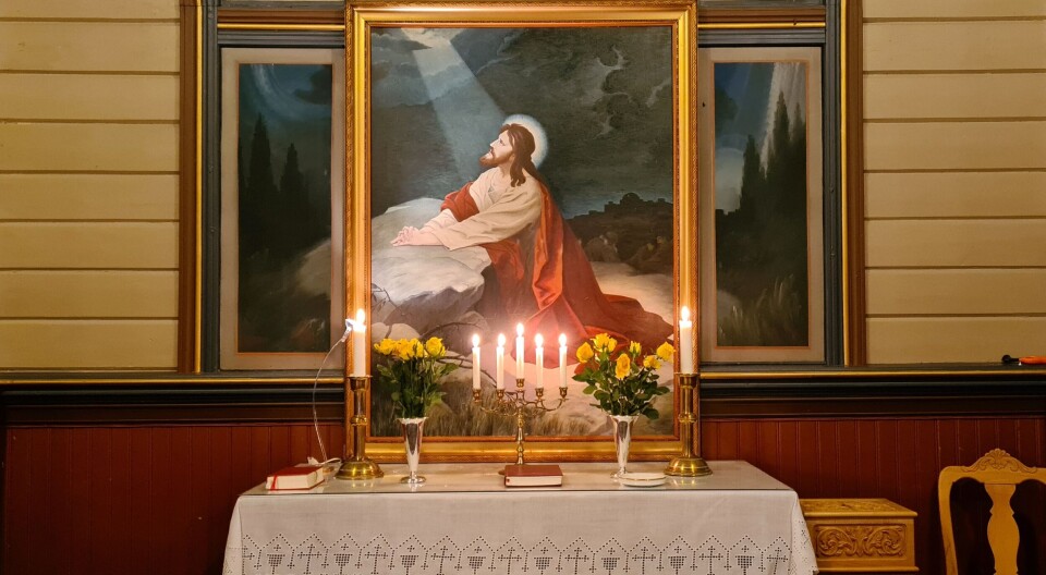 Dette bildet som er ein del av altertavla i Øvre Rindal kapell passar godt natt til langfredag. Alterbilde Øvre Rindal kapell Jesus ber i Getsemane