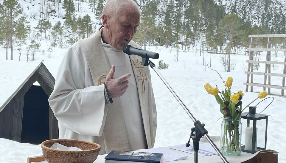 Torbjørn Brøske forretta friluftsmessa på Tjønnmyrane i Todalen.
