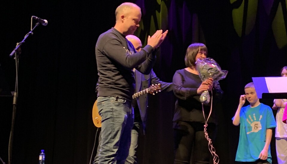Kenneth Bergstad takkar Ragnhild for innsatsen.