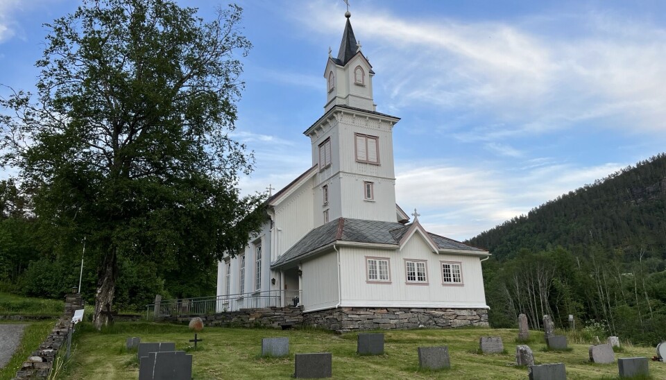 Åsskard kyrkje. En kirke