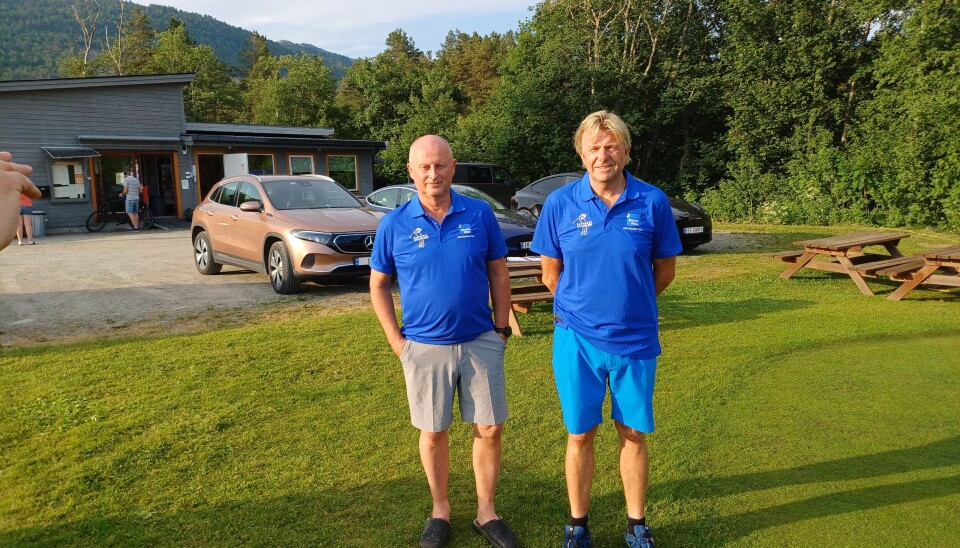 Turneringsleder Knut Haugen og stolt sponsor for Norske Filter Tor Oterhals. Turneringsleder Knut Haugen og stolt sponsor for Norske Filter Tor Oterhals.