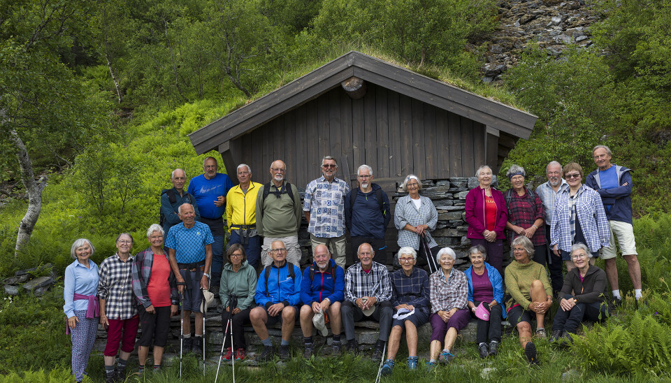 Alle 25 stortrivst i lag på fjelltur.