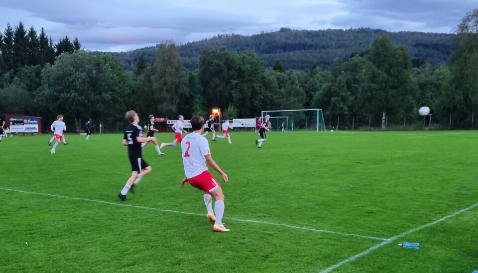 Fartsfylt og underholdende da Rindal IL tok i mot Malvik/Hommelvik på Rinnvollen Fartsfylt og underholdende da Rindal IL tok i mot Malvik/Hommelvik på Rinnvollen