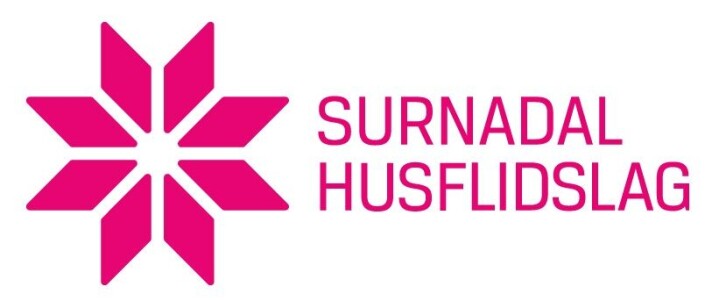 Kurs i sying av kvitforkle til Nordmørsbunaden Logoen til Surnadal husflidslag