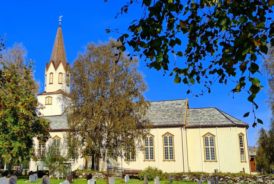 Haust ved Rindal kirke Rindal kirke
