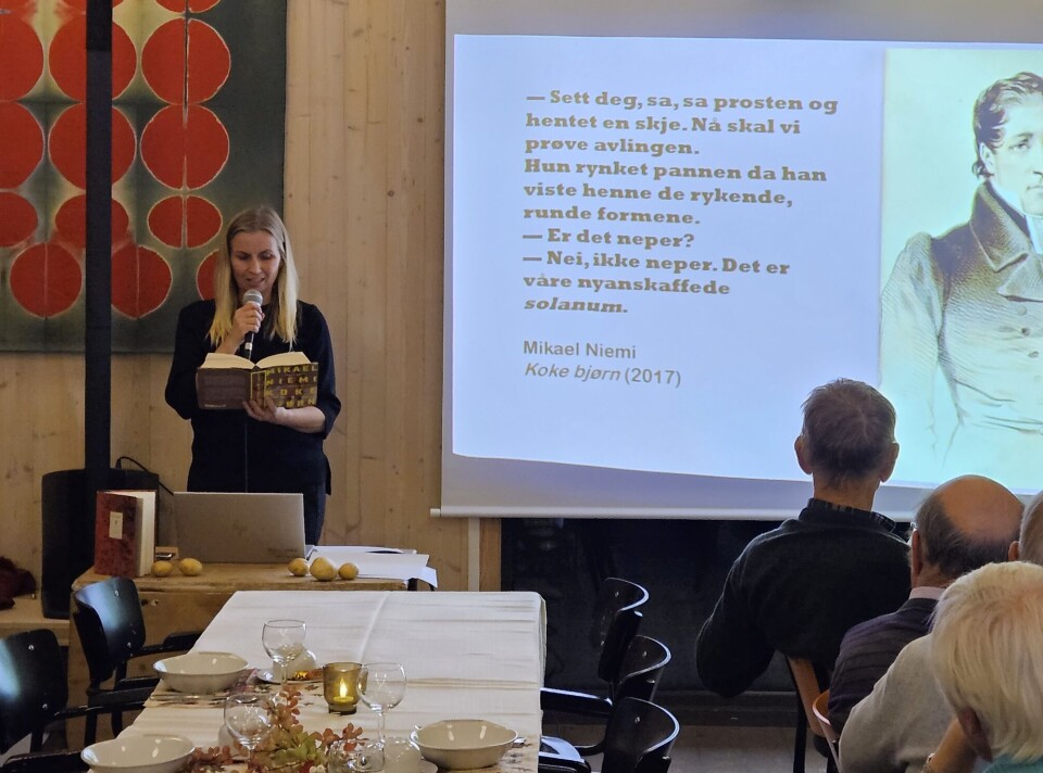Bodil Børset, avdelingsleder for Rindal skimuseum, holdt kåseri om potetfrugtens fortreffelighet.