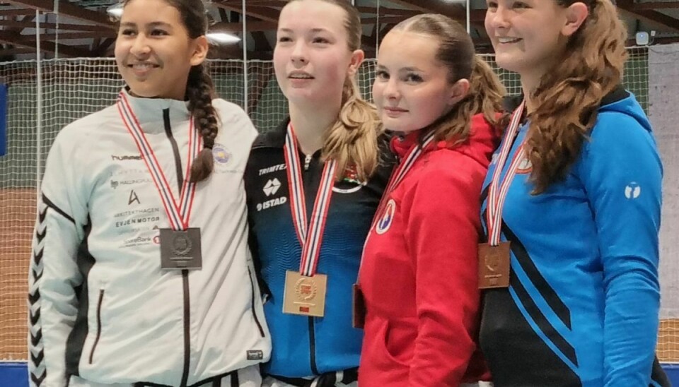 Heidi Fiske konkurrerte mot landslagsvenninner og fekk med seg ei bronsjemedalje i klassen eldre junior.