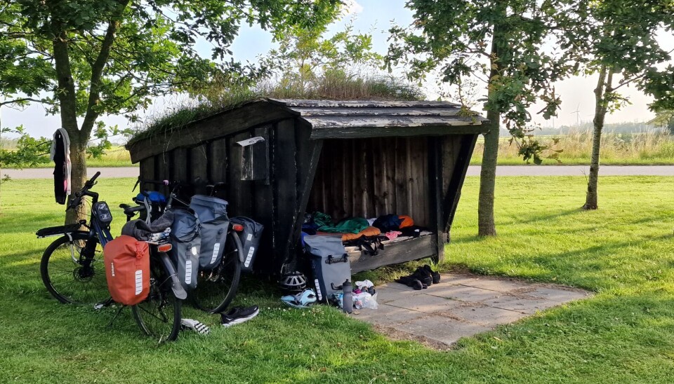 Det ble også flere overnattinger i noen av Danmarks mange sheltere Sykler ved shelter