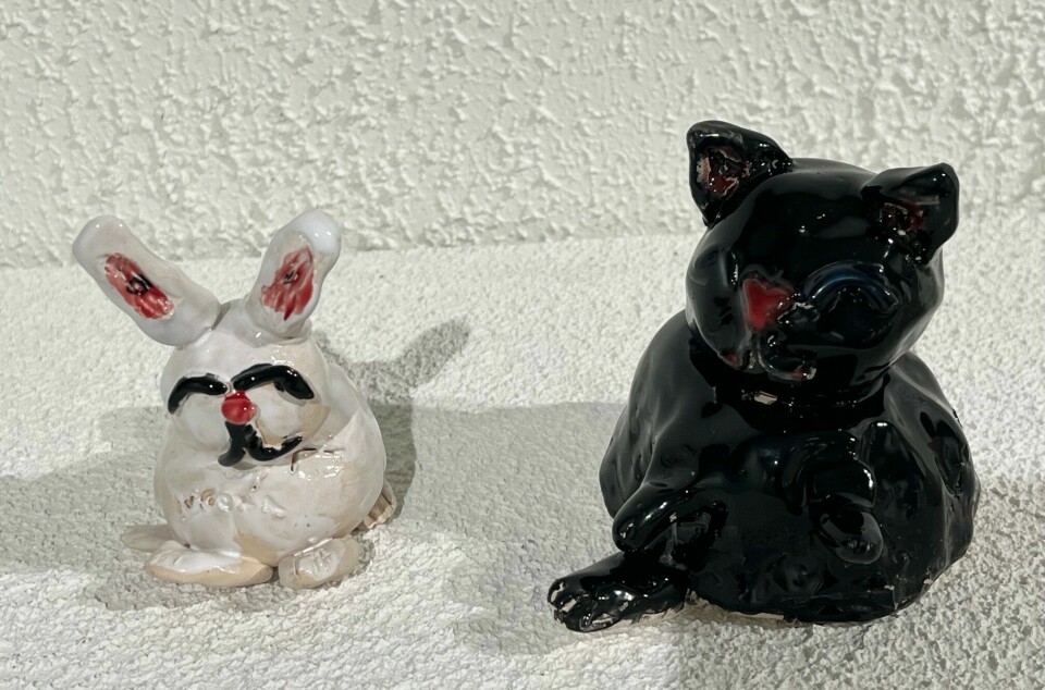 Kreamikkfigurer. En hare eller kanin, og en katt.