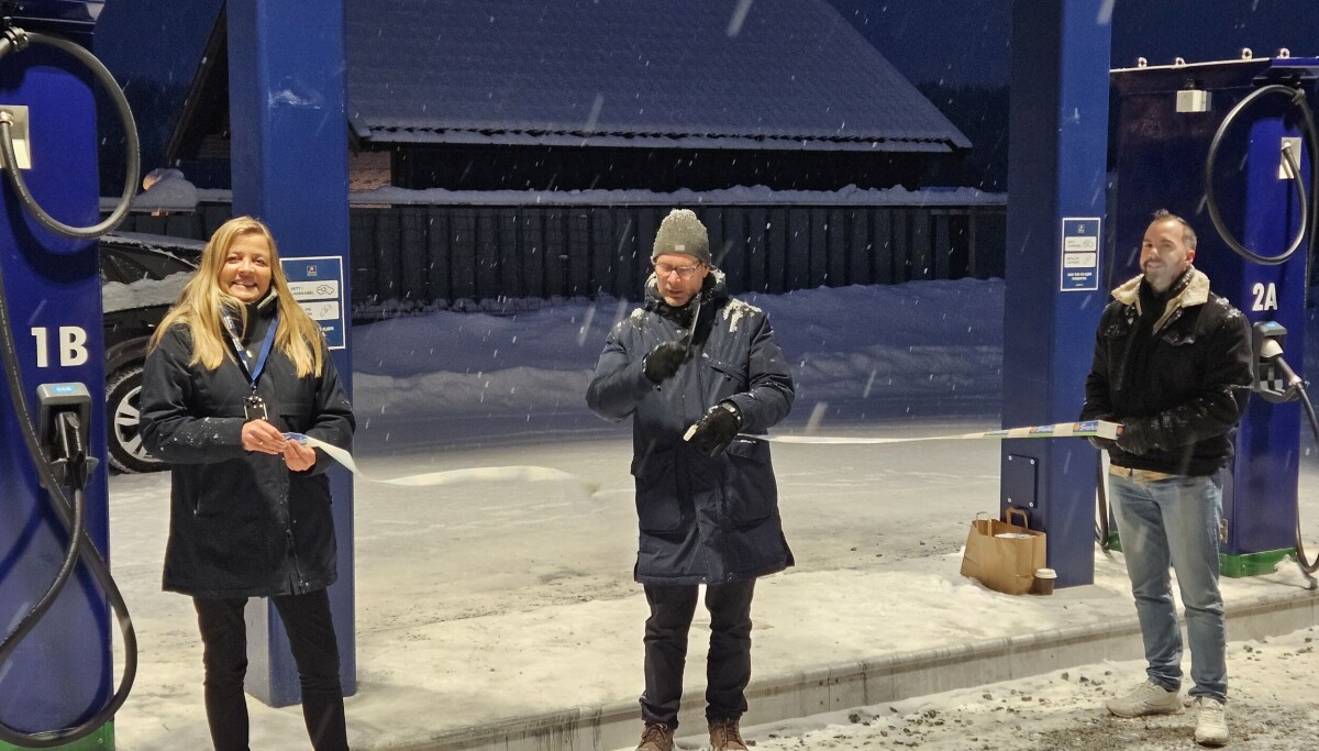 Svorka åpnet ny ladestasjon ved YX Rindal