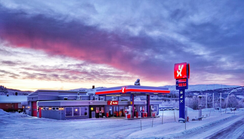 Yx Rindal vinterbilde - bensinstasjon