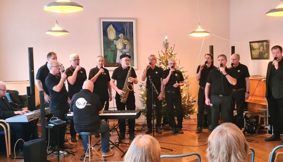 Gospelgruppa WeB frå Melhus gospelgruppa opptrer med song, saksofon og keyboards