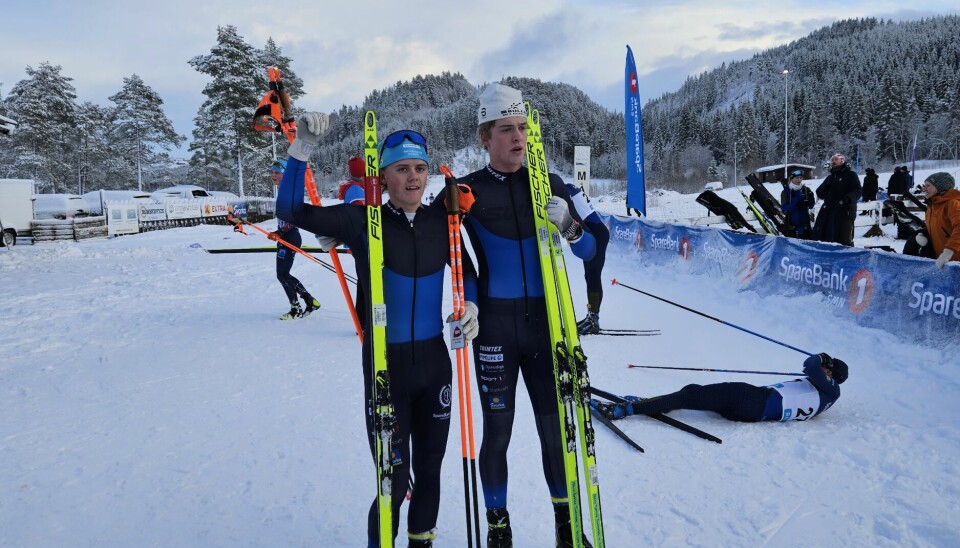 To skiløpere