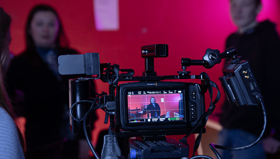 Filmproduksjon Bilde av filmproduksjon med fokus på kameradisplay