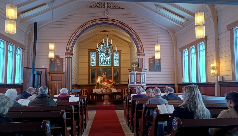 Bilde av forsamlinga i kapellet